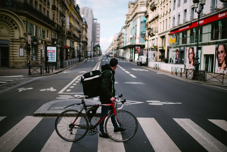 Một thị trường lao động 'bị nhiễm bệnh' ảnh 1