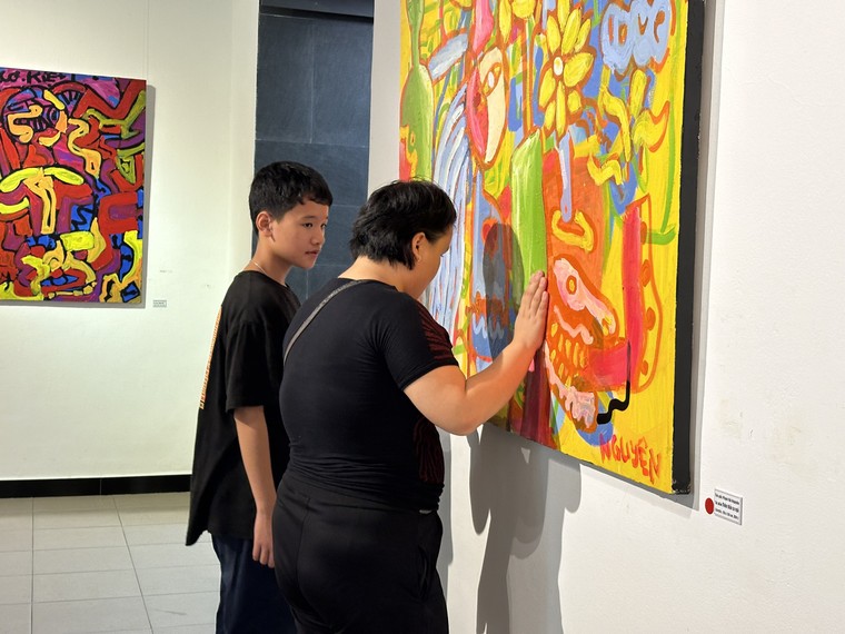 Đến Hà Nội xem “Góc nhìn đa chiều” của cậu bé Xứ Lạng ảnh 3