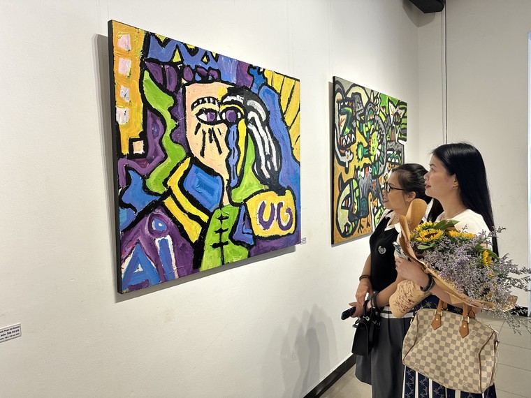 Đến Hà Nội xem “Góc nhìn đa chiều” của cậu bé Xứ Lạng ảnh 6