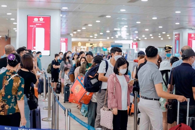 Vé bay dịp 2/9: Nhiều chặng đã hết giờ đẹp, giá rẻ hơn khi bay sáng sớm và tối ảnh 1