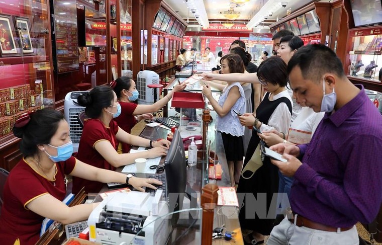 Giá vàng 26/8: Vàng SJC duy trì trên mốc 150 triệu đồng/lượng, vàng thế giới trên đà suy yếu ảnh 1