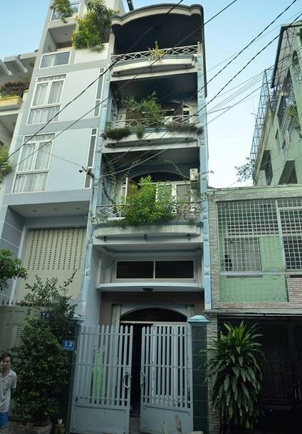 Giải cứu bảy người trong đám cháy lúc rạng sáng ảnh 1