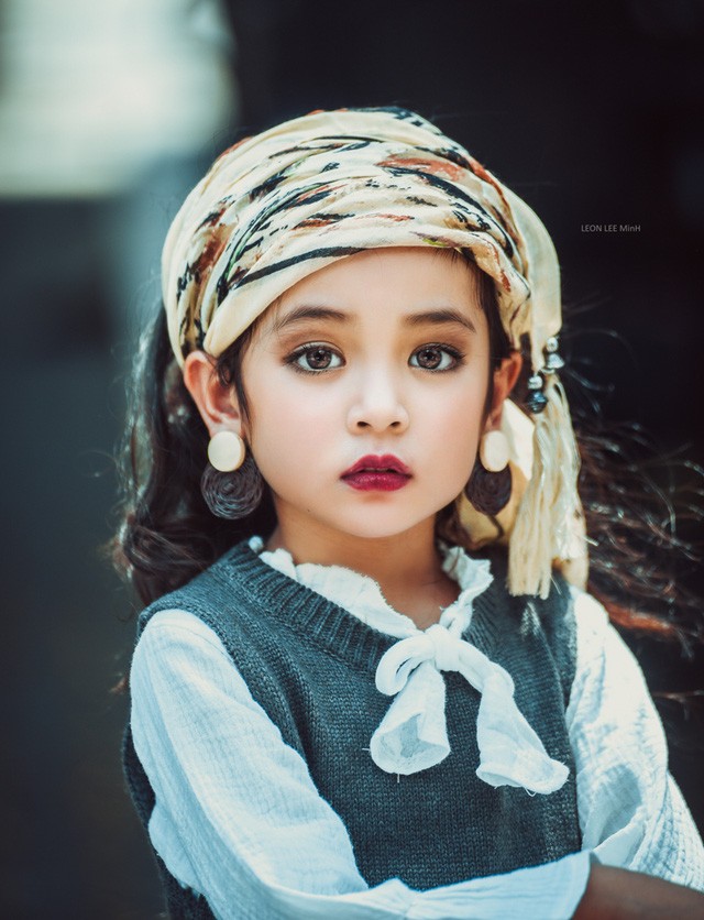 Khó rời mắt khỏi vẻ đẹp cuốn hút của bé gái Hà Nội ảnh 1