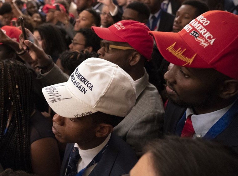 Những bộ phận cử tri bất ngờ bỏ phiếu cho ông Trump năm nay ảnh 1