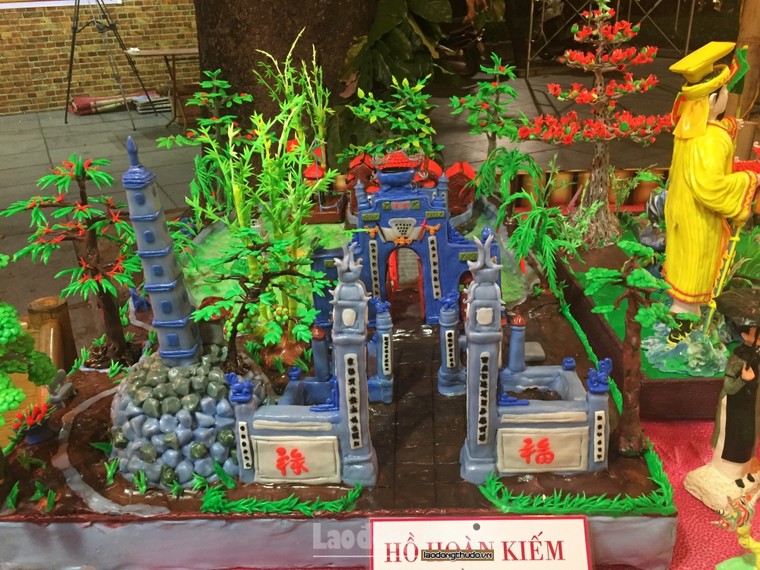 Tái hiện Hà Nội văn hiến qua nghệ thuật dân gian tò he ảnh 8