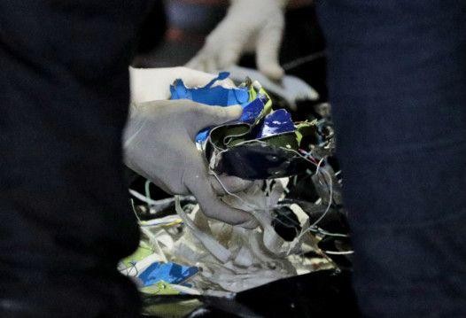 Rơi máy bay chở 62 người tại vùng biển phía Bắc Jakarta, Indonesia ảnh 5