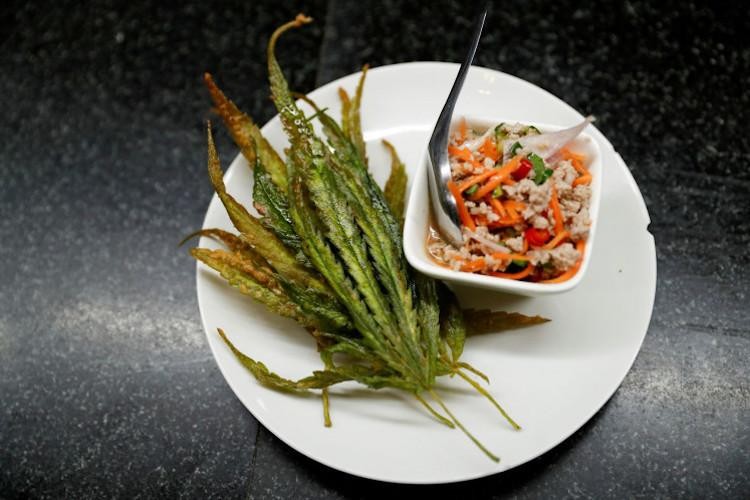 Nhà hàng Thái Lan phục vụ món ăn chứa cần sa cho thực khách ảnh 1