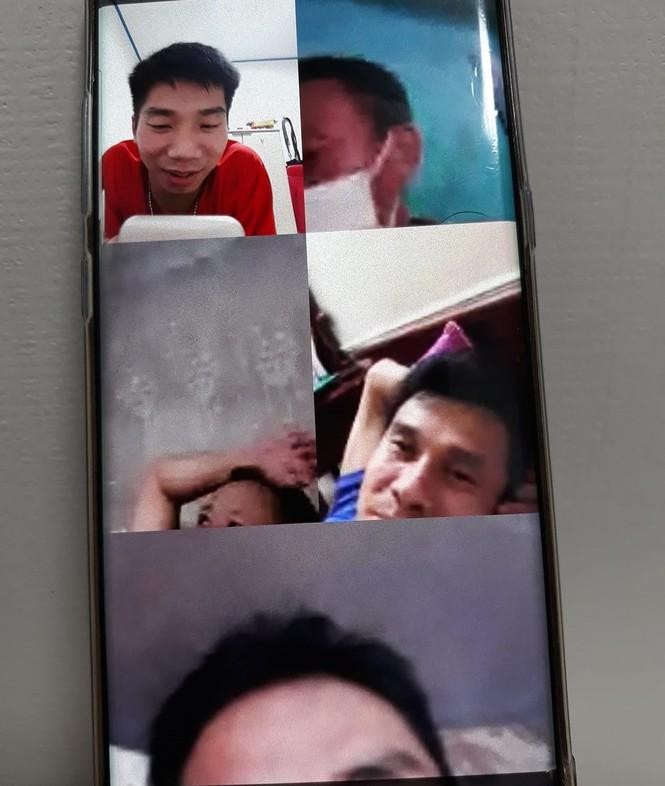 Lao động Việt Nam ở nước ngoài ăn Tết ra sao? ảnh 1