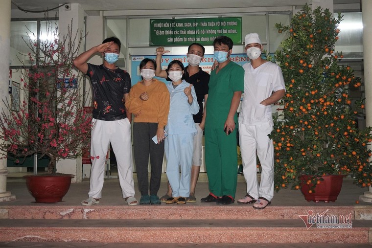 Đêm giao thừa đặc biệt tại nơi điều trị gần 200 ca Covid-19 ở Hải Dương ảnh 1