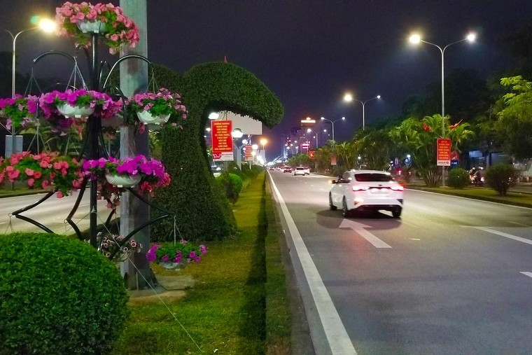 Công nhân môi trường làm viêc xuyên đêm giao thừa ảnh 8