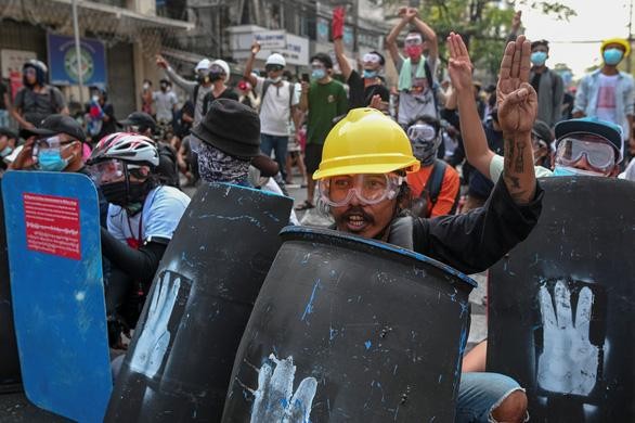 Biểu tình tại Myanmar: 2 người thiệt mạng ảnh 1