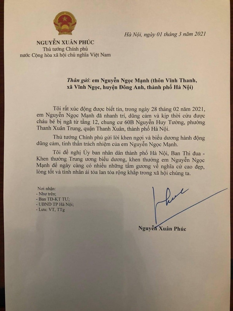 Thủ tướng Chính phủ tặng bằng khen người cứu cháu bé ngã từ tầng 12 ảnh 1