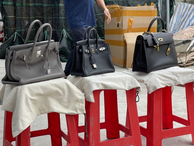 Triệt phá kho hàng hiệu Hermès 'rởm' lớn nhất miền Bắc ảnh 1