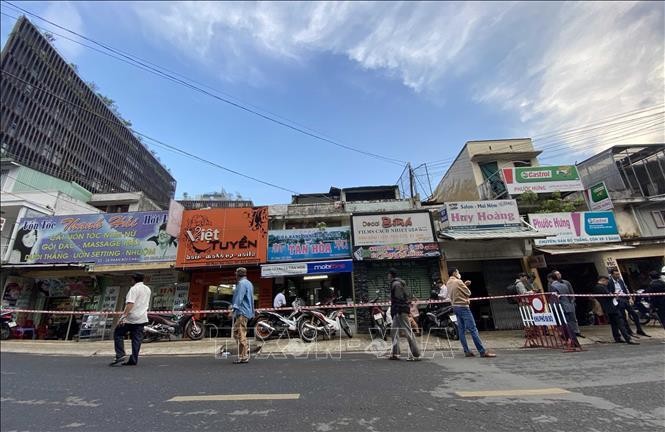 Chợ trung tâm Đà Lạt có nguy cơ sạt lở, nhiều hộ dân phải di dời ảnh 1