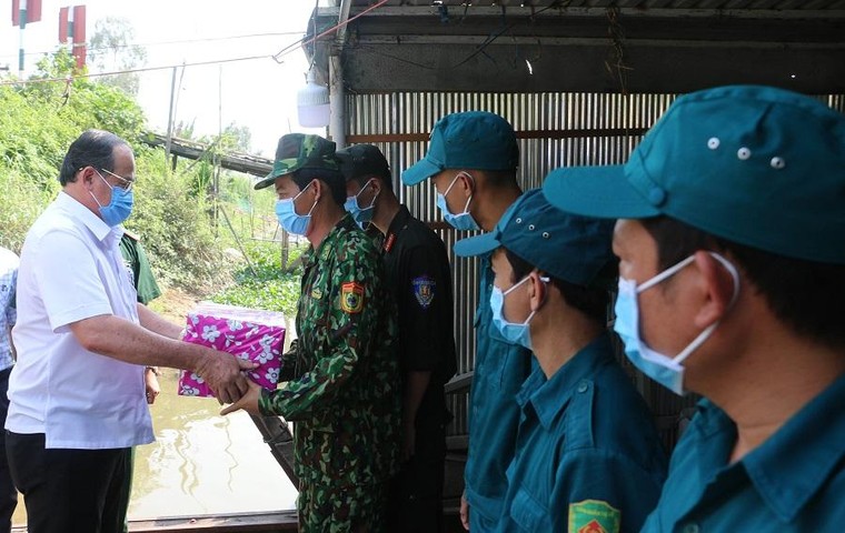 Kiểm soát chặt chẽ đường biên giới, đẩy lùi dịch bệnh ảnh 4