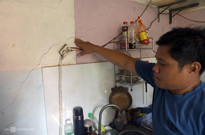 Dự án phá núi bằng mìn khiến nhà dân bị nứt, lún ảnh 1