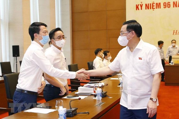 Chủ tịch Quốc hội Vương Đình Huệ gặp mặt đại diện các cơ quan báo chí ảnh 2