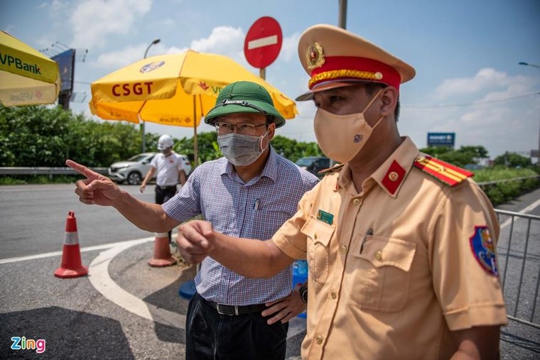 Tài xế cãi nhau với CSGT khi Hà Nội cấm xe vào nội thành ảnh 8