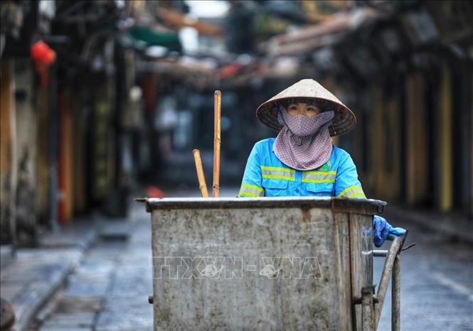 Hà Nội ngày đầu triển khai thực hiện giãn cách xã hội ảnh 10