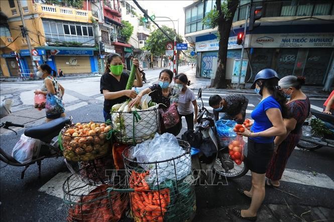 Hà Nội ngày đầu triển khai thực hiện giãn cách xã hội ảnh 2
