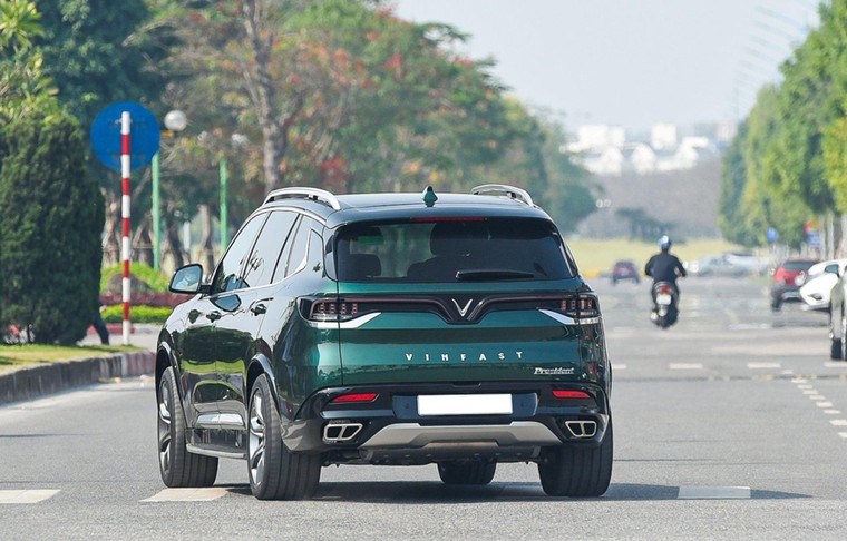 Chiêm ngưỡng loạt VinFast President màu ‘cực độc’ khoe sắc trên đường phố ảnh 10