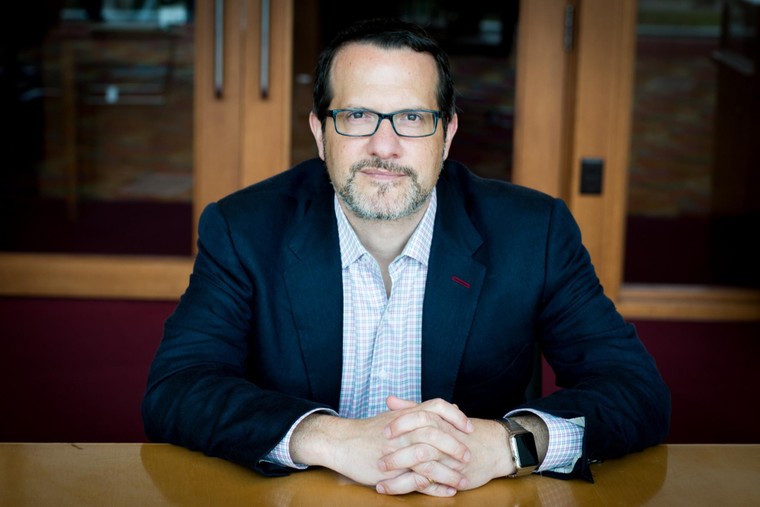 Muốn chấm dứt đại dịch, Mỹ phải tiêm chủng cho toàn bộ người dân ảnh 1