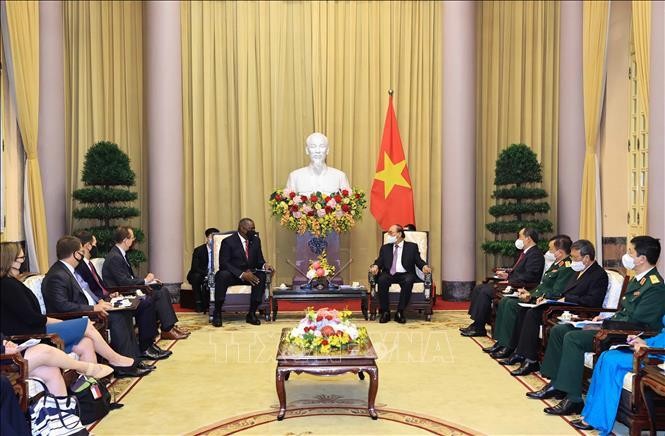 Chủ tịch nước Nguyễn Xuân Phúc tiếp Bộ trưởng Quốc phòng Hoa Kỳ ảnh 1