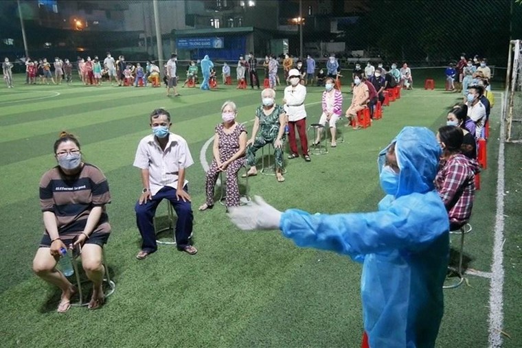 TP HCM đã thay đổi chiến lược phòng chống dịch COVID-19 như thế nào? ảnh 3