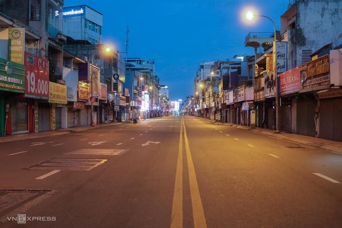 TP HCM đã thay đổi chiến lược phòng chống dịch COVID-19 như thế nào? ảnh 1