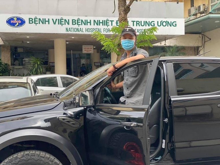 Ông chủ, giám đốc thành tài xế, bốc dỡ đồ cứu trợ Hà Nội ngày dịch ảnh 5