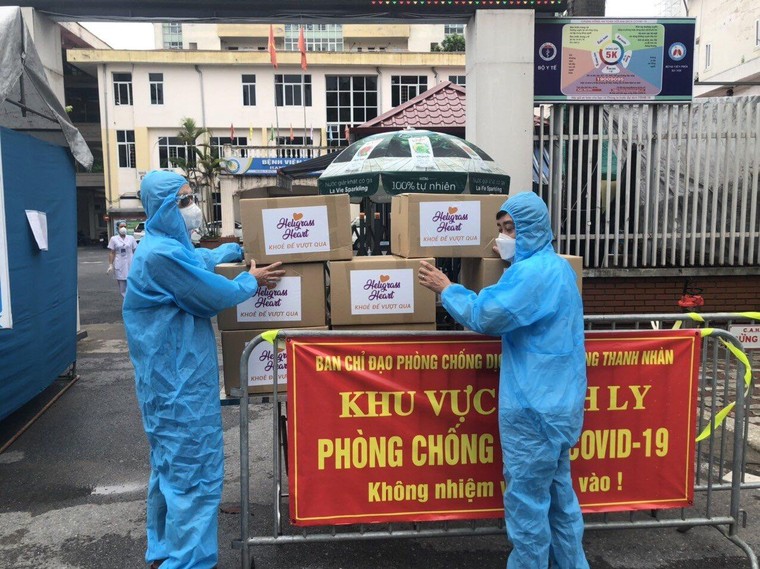 Heligrass ủng hộ nước uống đông trùng hạ thảo trị giá hơn 2 tỉ đồng cho các tuyến đầu chống dịch ảnh 1