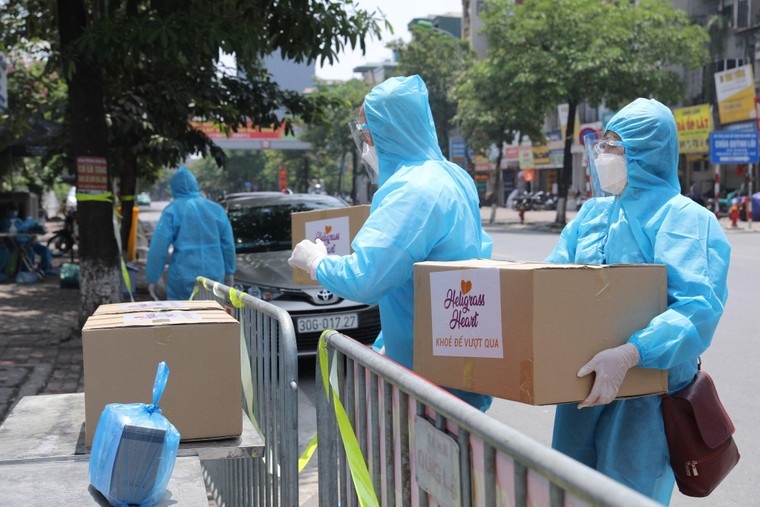 Heligrass ủng hộ nước uống đông trùng hạ thảo trị giá hơn 2 tỉ đồng cho các tuyến đầu chống dịch ảnh 6