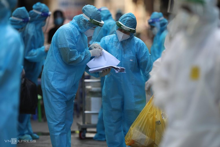 Khẩn cấp bóc tách F0 tại ổ dịch phức tạp nhất Hà Nội ảnh 3