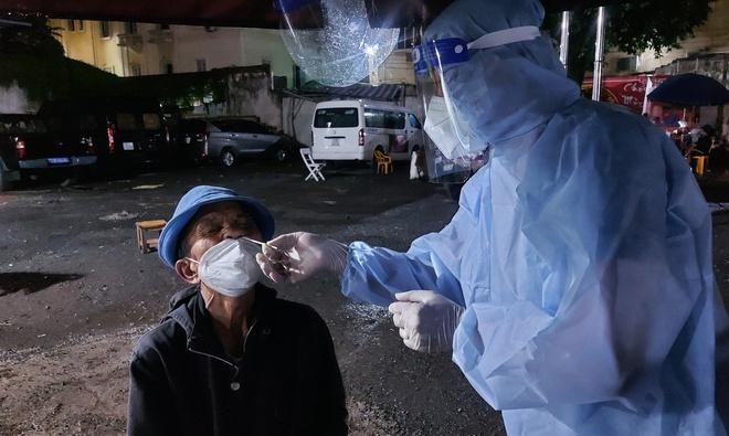 TP HCM: phát hiện 69 F0 qua xét nghiệm hơn 800 người lang thang ảnh 1