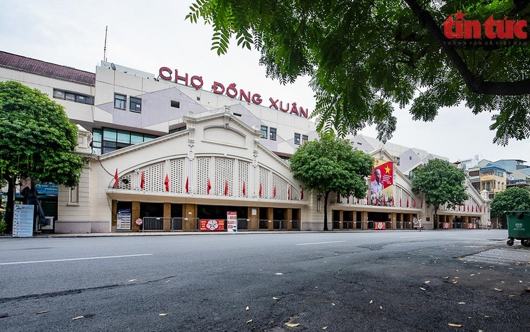 Phố phường Hà Nội thanh bình ngày đầu kỳ nghỉ lễ Quốc khánh ảnh 10