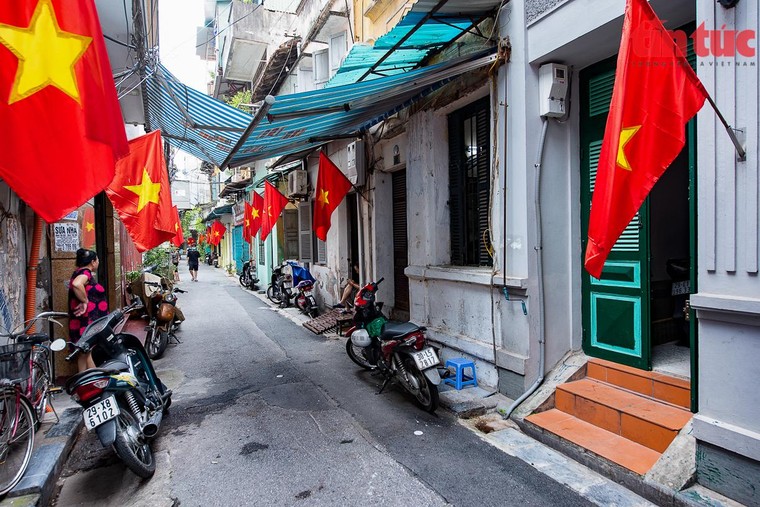 Phố phường Hà Nội thanh bình ngày đầu kỳ nghỉ lễ Quốc khánh ảnh 11
