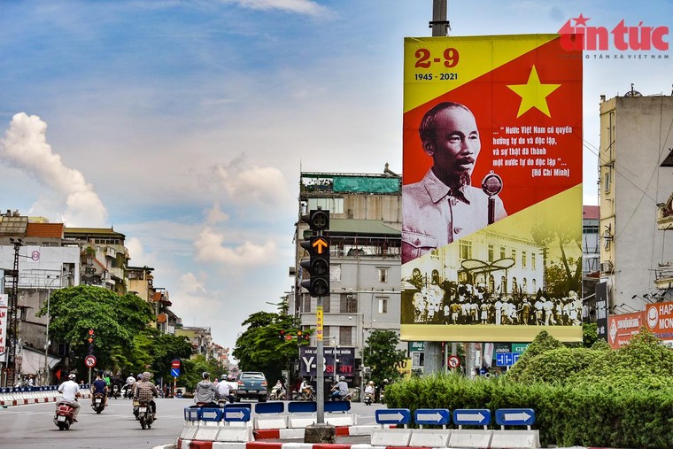 Phố phường Hà Nội thanh bình ngày đầu kỳ nghỉ lễ Quốc khánh ảnh 1