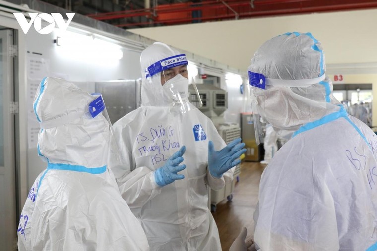 COVID-19: Ngón tay cái, biểu tượng của sự sống ảnh 10