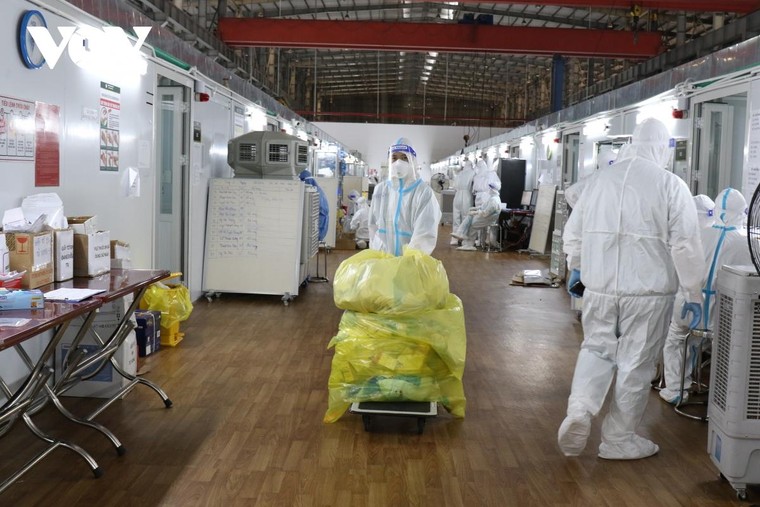 COVID-19: Ngón tay cái, biểu tượng của sự sống ảnh 4