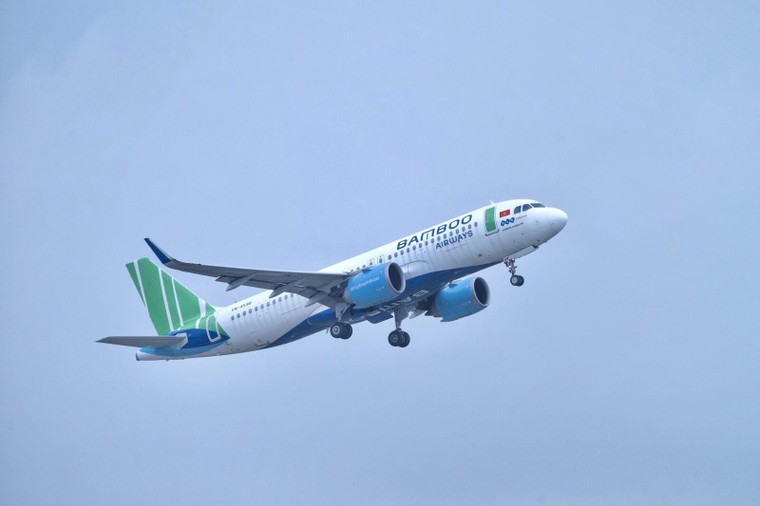 Bamboo Airways bay chuyên cơ khứ hồi đưa y bác sĩ chi viện miền Nam chống dịch ảnh 4