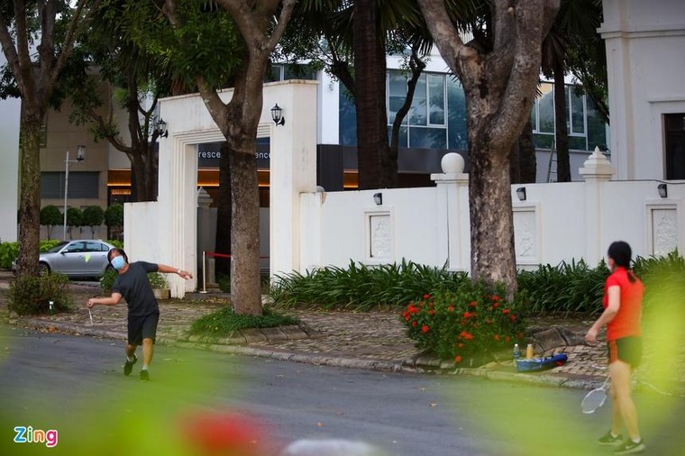 Người dân quận 7 tập thể dục ở công viên sau nhiều tháng giãn cách ảnh 7