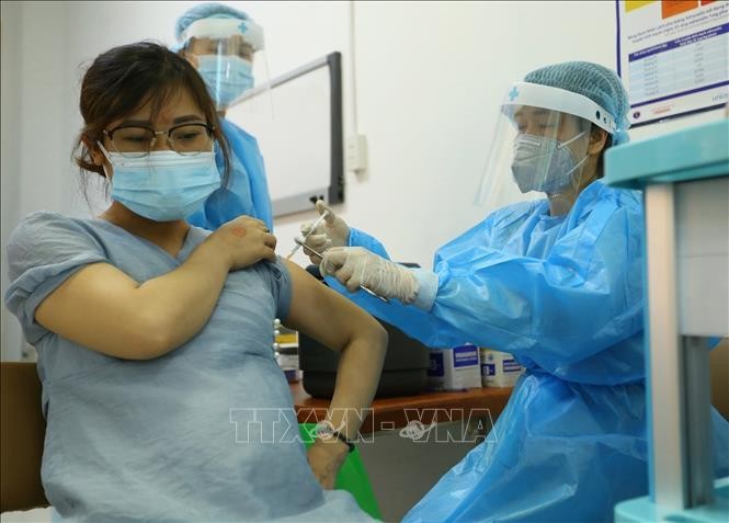 Bộ Y tế: Khẩn trương tiêm vaccine cho phụ nữ mang thai 13 tuần trở lên ảnh 1