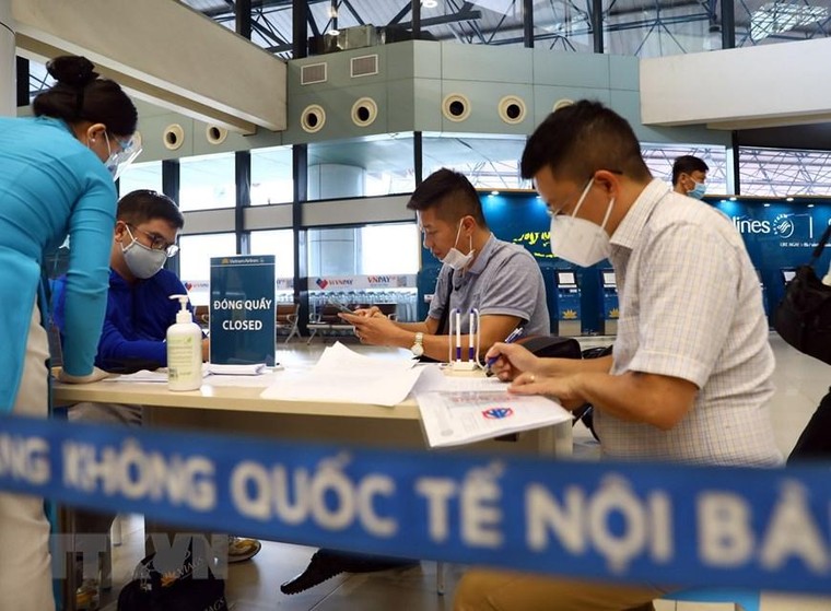 Hình ảnh chính thức mở lại chuyến bay thương mại Hà Nội-TP.HCM ảnh 1