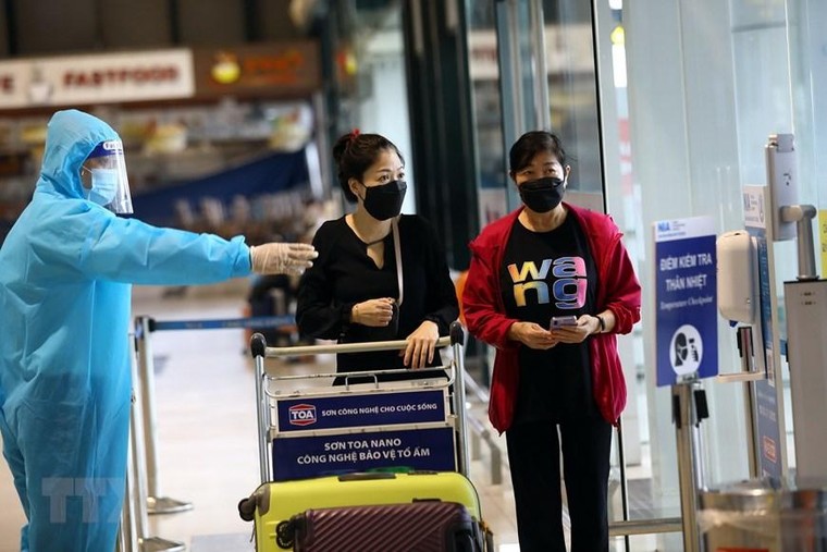 Hình ảnh chính thức mở lại chuyến bay thương mại Hà Nội-TP.HCM ảnh 3