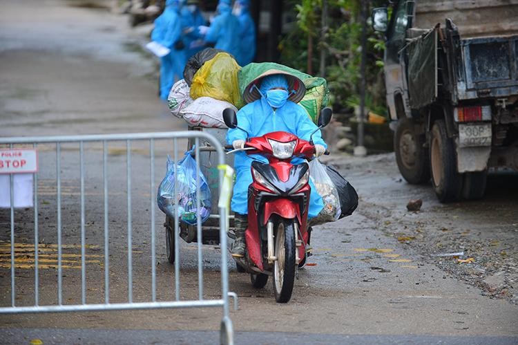Hà Nội: Lập 8 chốt phong toả ổ dịch thôn Bạch Trữ, huyện Mê Linh ảnh 6