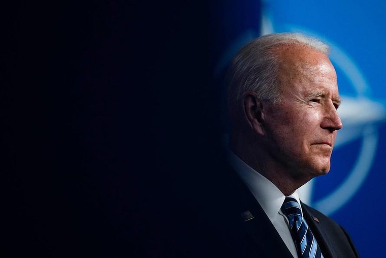 Ông Biden đang đi vào 'vết xe đổ' của ông Trump ảnh 1