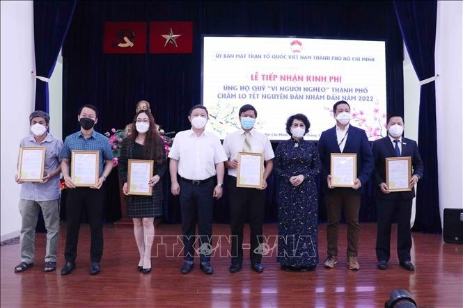 Người nghèo tại TP HCM được ủng hộ gần 56 tỉ đồng để đón Tết ảnh 1