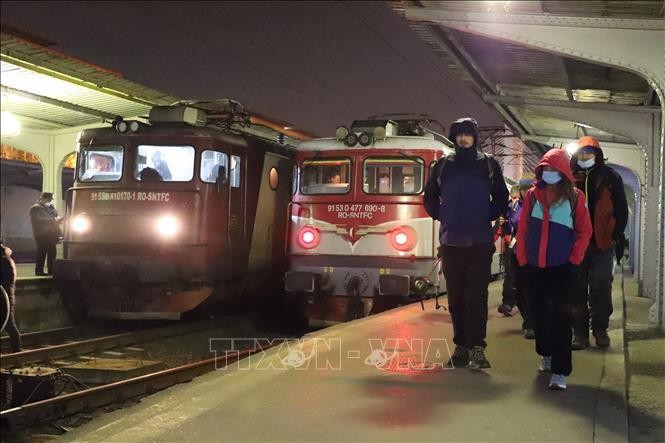 800 người Việt từ Ukraine sơ tán an toàn sang Romania ảnh 1