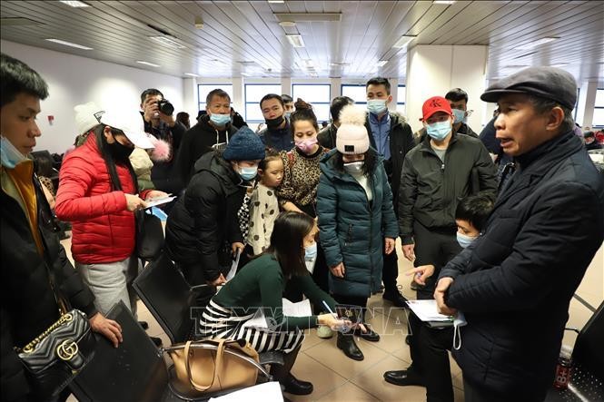 287 người Việt sơ tán từ Ukraine lên đường về nước ảnh 2