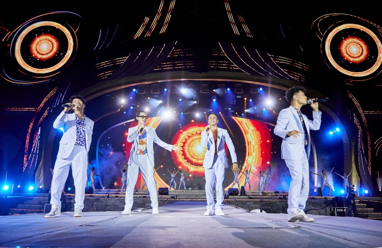 Toàn cảnh Đại nhạc hội Take me to the Sun thu hút 20 ngàn khán giả tại Đà Nẵng ảnh 2